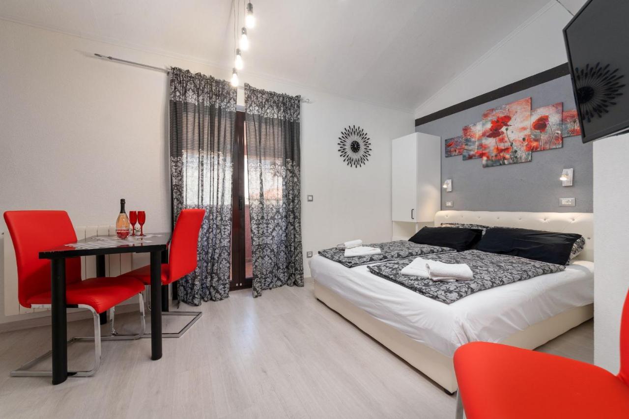 Apartments Miri Врсар Екстер'єр фото