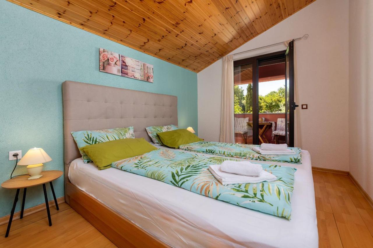 Apartments Miri Врсар Екстер'єр фото