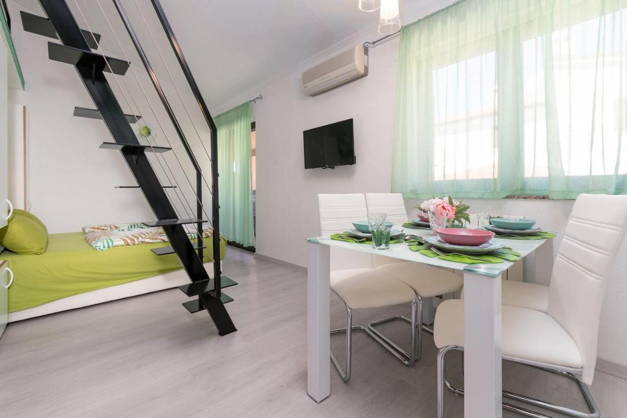 Apartments Miri Врсар Екстер'єр фото